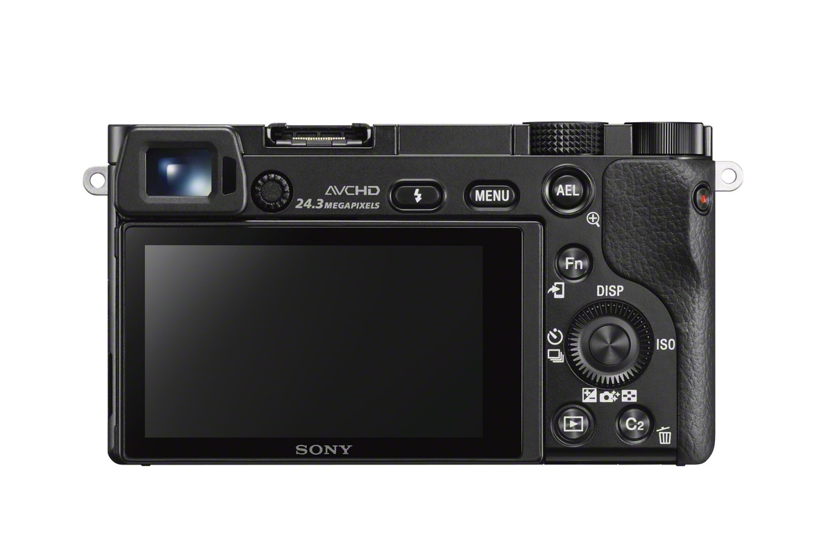 Sony α6000 mirrorless camera with world’s fastest autofocus system